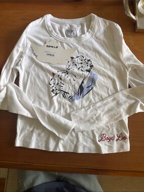 Boys Lie White Long-Sleeve Tee with Kissing Couple Graphic